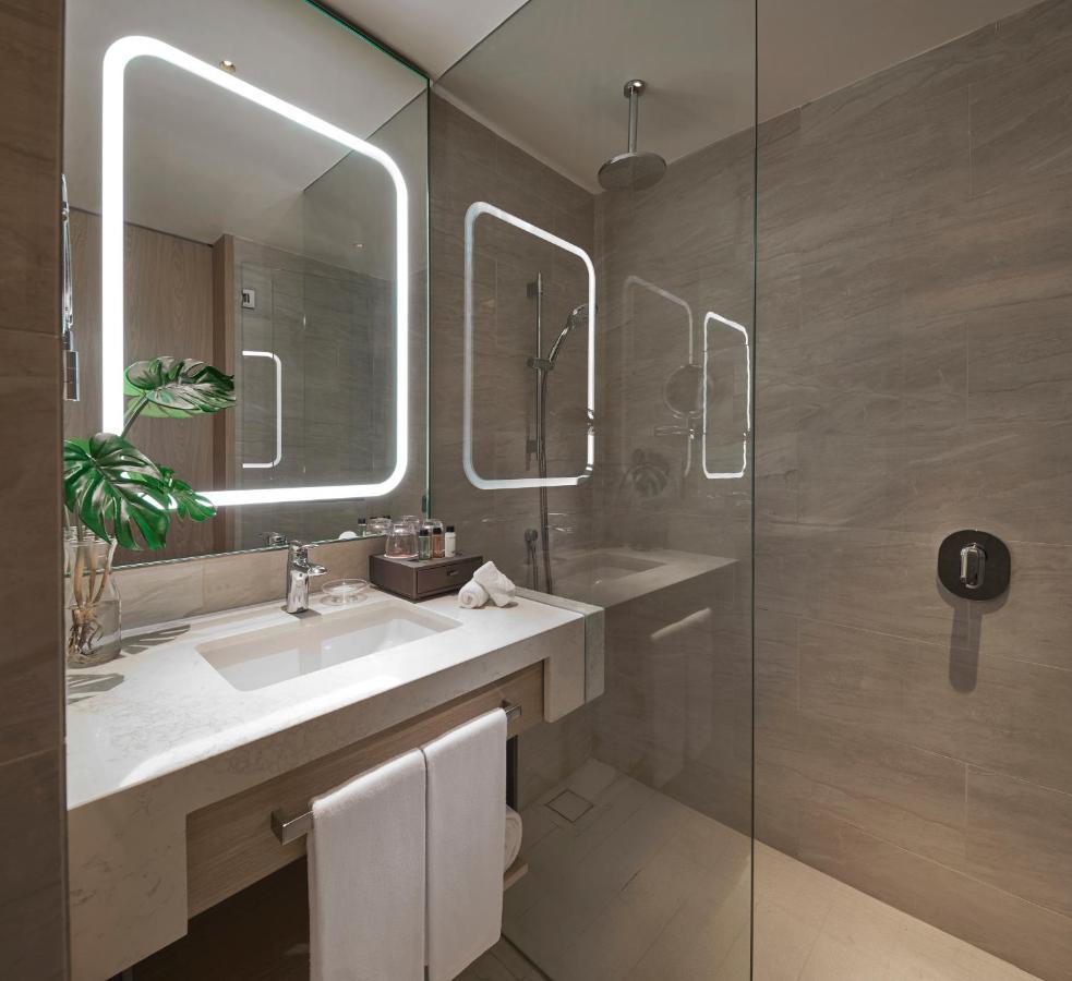 Amari Spice Penang Hotel บายันเลอปาส ภายนอก รูปภาพ Bathroom