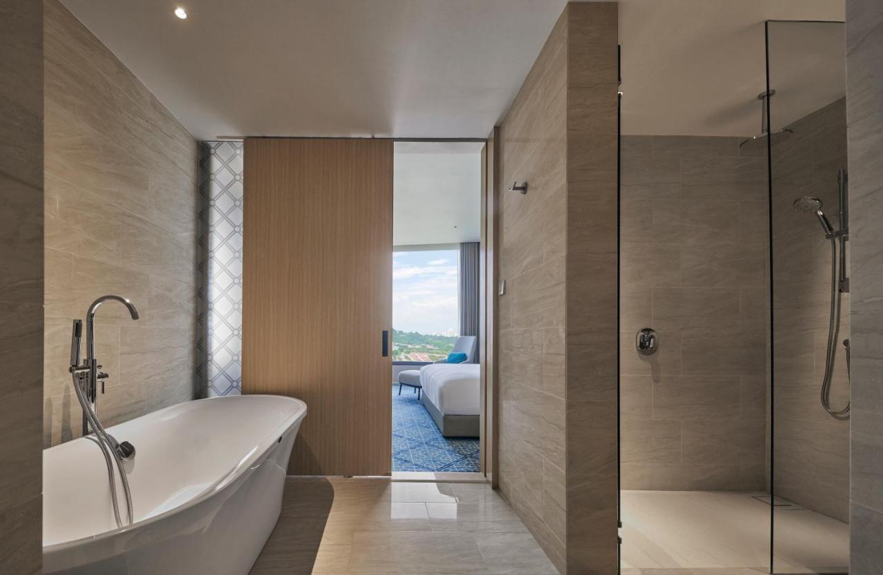 Amari Spice Penang Hotel บายันเลอปาส ภายนอก รูปภาพ Bathroom