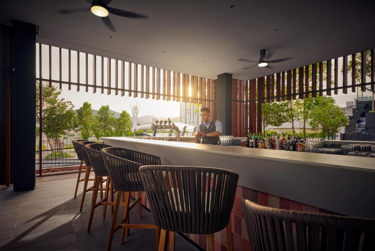 Amari Spice Penang Hotel บายันเลอปาส ภายนอก รูปภาพ The Sky Bar